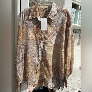 Stradivarius NWT brown button up lightweight paisley print